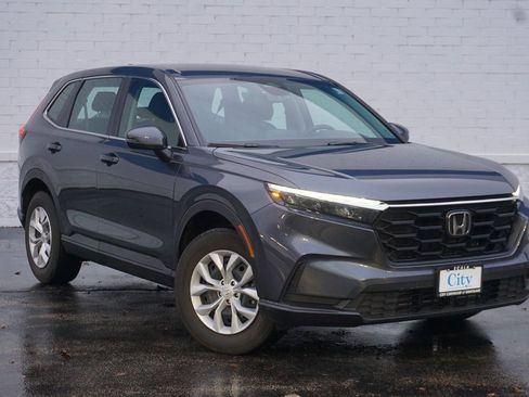 Used 2023 Honda CR-V LX image 2