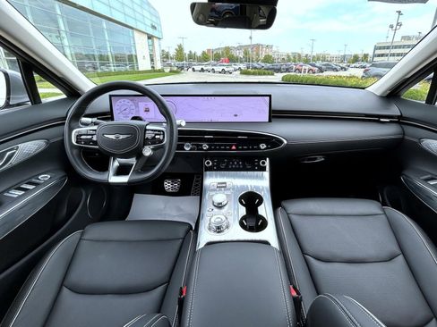 Used 2026 Genesis Electrified GV70 image 13