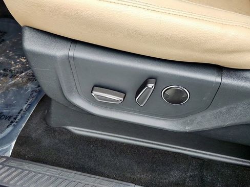 Used 2022 Ford Expedition Max Limited image 12