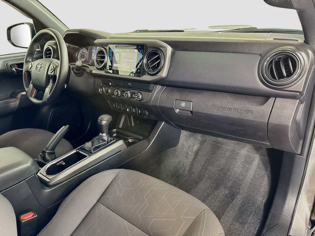 Used 2019 Toyota Tacoma TRD Sport w/ Technology Package AWD/4WD image 29