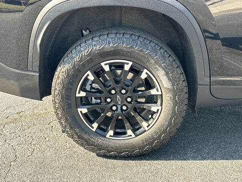 Certified 2024 Chevrolet Traverse Z71 w/ LPO, Floor Liner Package AWD/4WD image 19