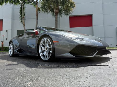 Used 2016 Lamborghini Huracan LP 610-4 AWD/4WD image 6