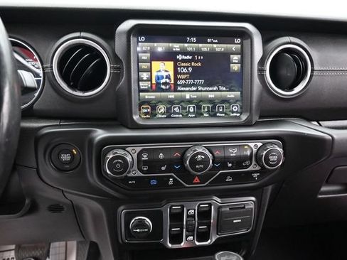 Used 2023 Jeep Wrangler Unlimited Sahara w/ Cold Weather Group AWD/4WD image 23