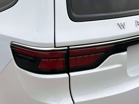 Used 2023 Jeep Wagoneer Series III w/ Convenience Group I image 9