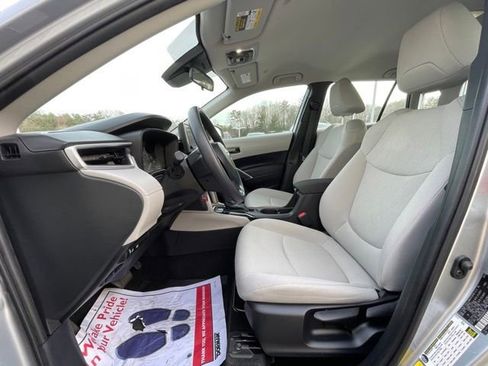 Used 2024 Toyota Corolla Cross L image 16