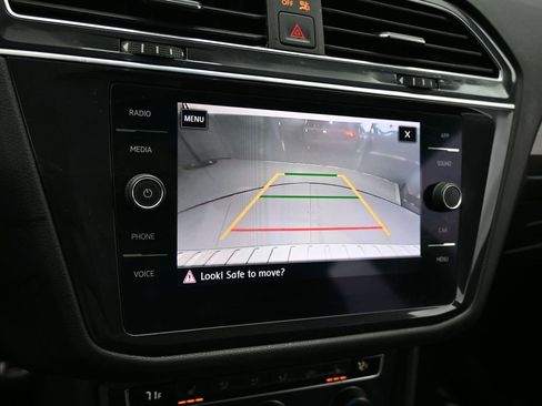 Used 2020 Volkswagen Tiguan SE R-Line image 18