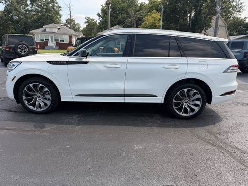 Used 2022 Lincoln Aviator Grand Touring w/ Equipment Group 301A AWD/4WD image 6