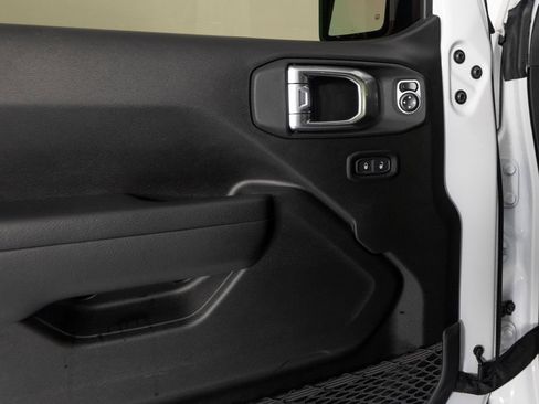 Used 2024 Jeep Wrangler S AWD/4WD image 11