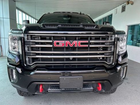 Used 2020 GMC Sierra 2500 AT4 w/ AT4 Premium Package AWD/4WD image 3