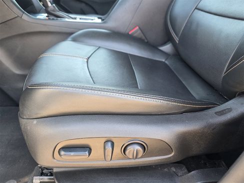 Used 2023 Chevrolet Equinox Premier image 14