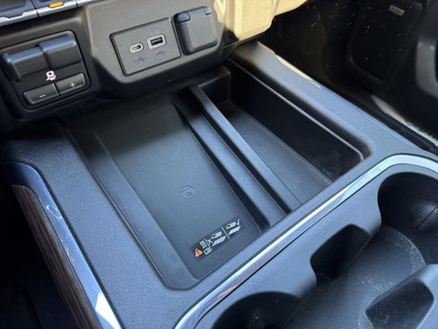 Used 2021 Chevrolet Silverado 2500 High Country image 21