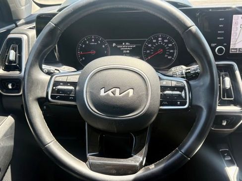 Used 2022 Kia Sorento EX w/ Panoramic Sunroof Package FWD image 20