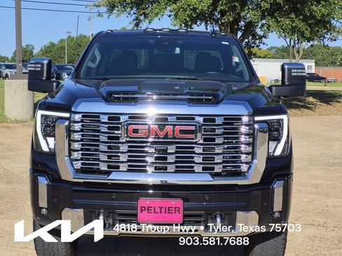 Used 2025 GMC Sierra 2500 Denali AWD/4WD image 2