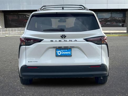 Used 2026 Toyota Sienna XLE image 8