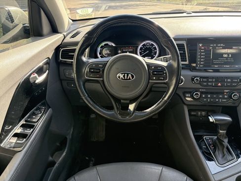 Used 2018 Kia Niro EX w/ EX Premium Package image 7