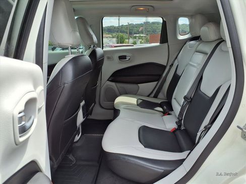 Used 2018 Jeep Compass Limited w/ Navigation Group image 7