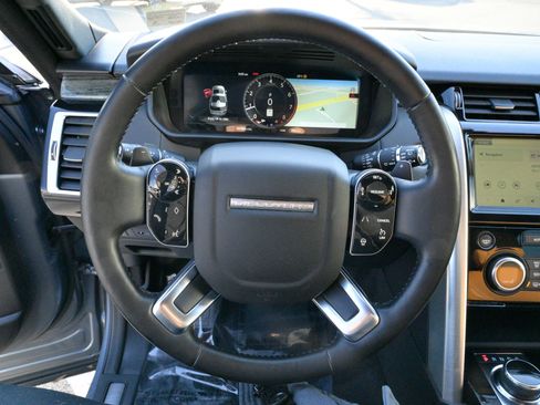 Used 2019 Land Rover Discovery HSE image 23