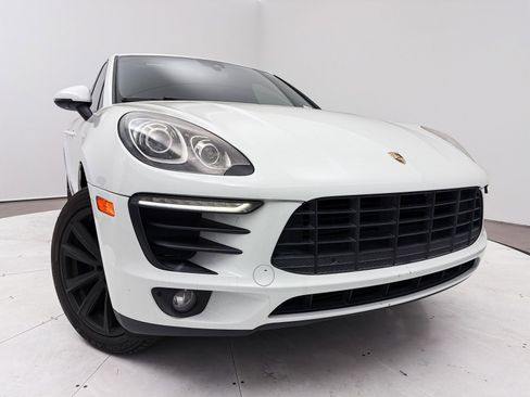 Used 2018 Porsche Macan image 2