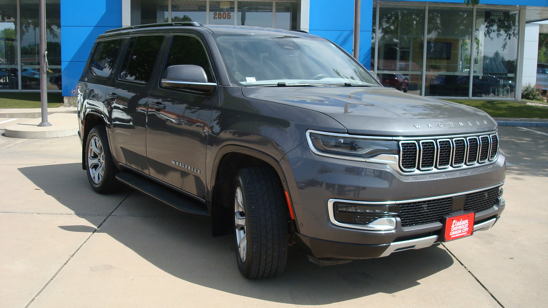 Used 2022 Jeep Wagoneer Series II AWD/4WD image 3