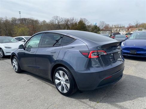Used 2024 Tesla Model Y Long Range image 3