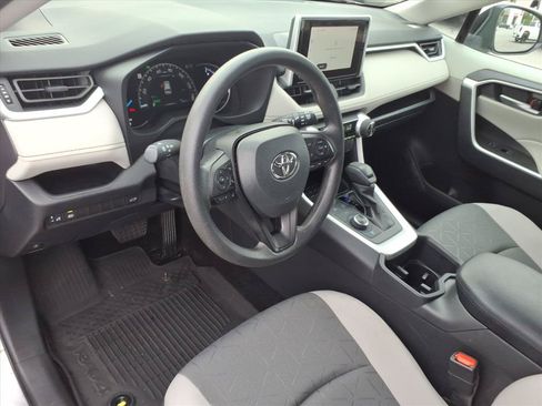 Used 2025 Toyota RAV4 XLE w/ Convenience Package AWD/4WD image 6