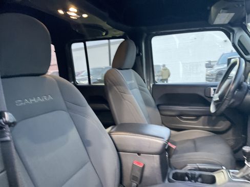 Certified 2020 Jeep Wrangler Unlimited Sahara image 14