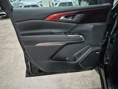 Certified 2024 Chevrolet Traverse RS w/ LPO, Floor Liner Package AWD/4WD image 24
