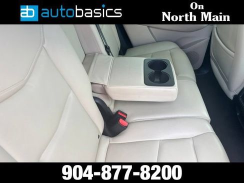 Used 2017 Cadillac XT5 FWD image 40