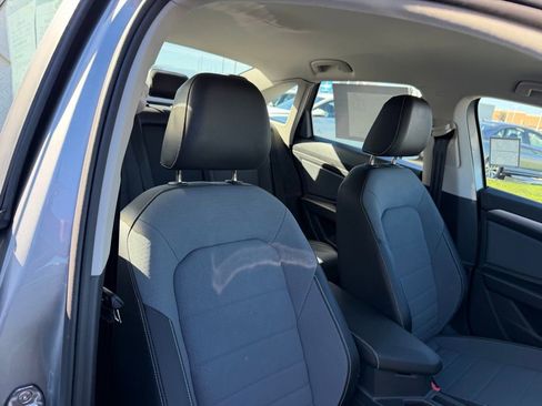 Certified 2025 Volkswagen Jetta SE w/ Black Wheel Package image 20