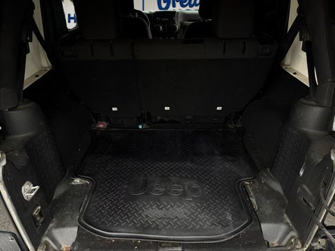 Used 2017 Jeep Wrangler Unlimited Sport AWD/4WD image 12