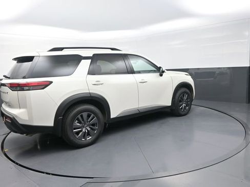 Used 2023 Nissan Pathfinder SV AWD/4WD image 29