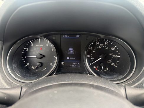 Used 2020 Nissan Rogue SV FWD image 11