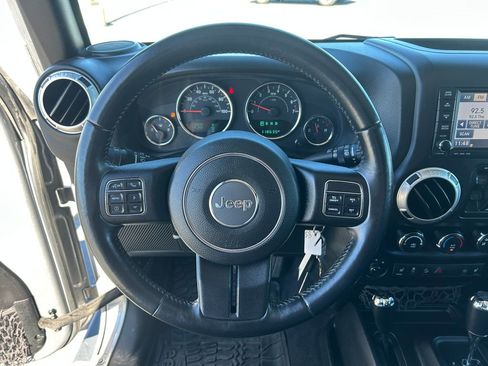 Used 2015 Jeep Wrangler Unlimited Sahara w/ Connectivity Group image 21