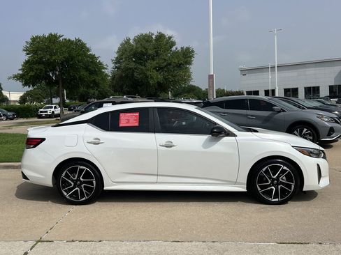 Certified 2024 Nissan Sentra SR w/ SR Premium Package FWD image 3