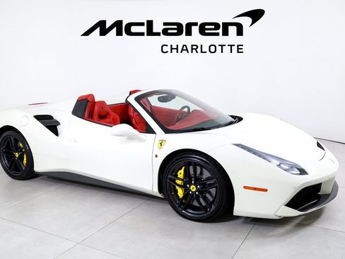 Used 2018 Ferrari 488 Spider RWD image 2