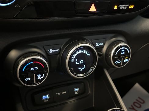 Used 2023 Hyundai Venue SEL w/ Cargo Package image 14