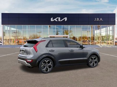 New 2026 Kia Niro SX Touring image 6