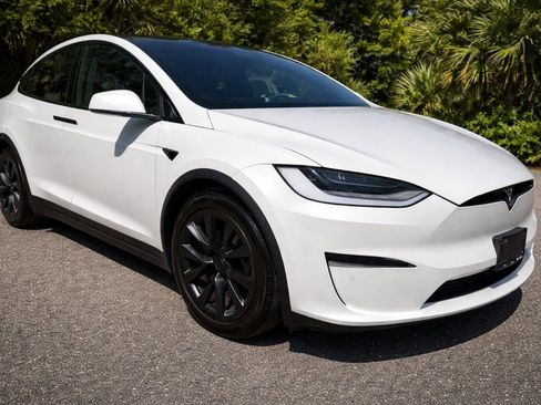 Used 2022 Tesla Model X Plaid AWD/4WD image 2