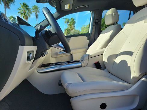 Certified 2025 Mercedes-Benz GLA 250 image 24