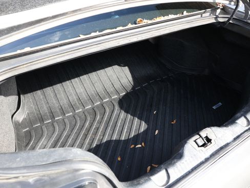 Used 2011 Ford Mustang GT Premium w/ Comfort Pkg image 26