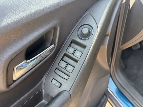 Used 2019 Chevrolet Trax LT w/ LT Convenience Package FWD image 20