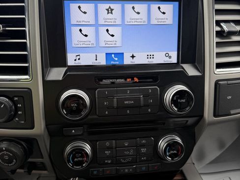 Used 2016 Ford F150 Lariat w/ Equipment Group 502A Luxury AWD/4WD image 19