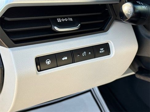 Used 2023 Nissan Altima 2.5 SV w/ SV Premium Package image 21