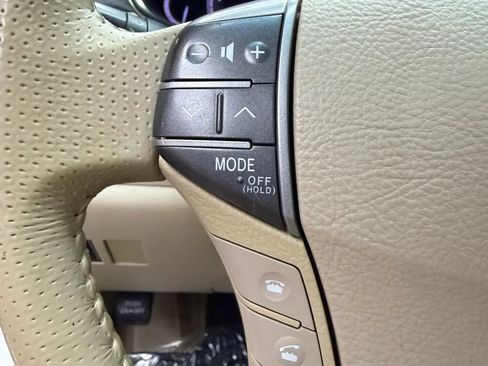 Used 2011 Toyota Avalon Limited FWD image 17