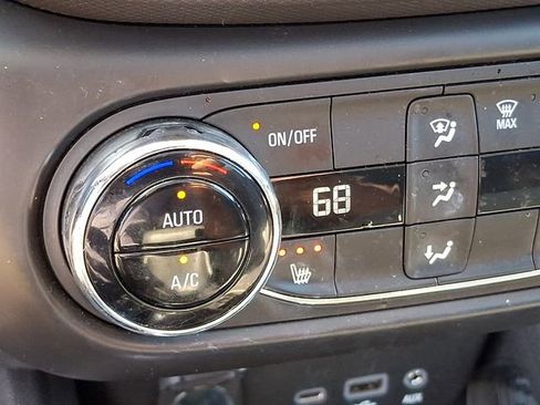 Used 2023 Chevrolet TrailBlazer LT w/ Sun and Liftgate Package image 21