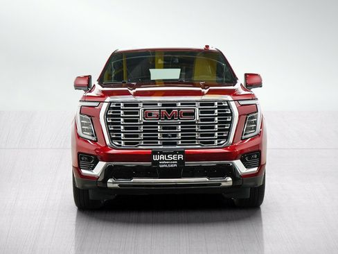 Used 2025 GMC Yukon Denali w/ Sun & Power Step Package AWD/4WD image 8