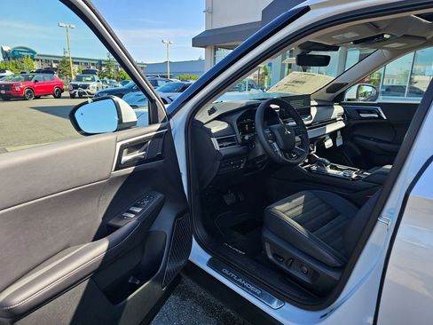 New 2026 Mitsubishi Outlander SE AWD/4WD image 16
