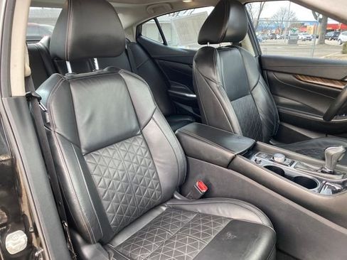Used 2018 Nissan Maxima Platinum image 9