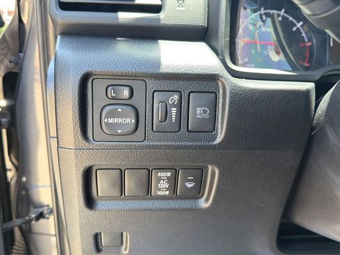 Used 2022 Toyota 4Runner SR5 Premium w/ Moonroof Package RWD image 25