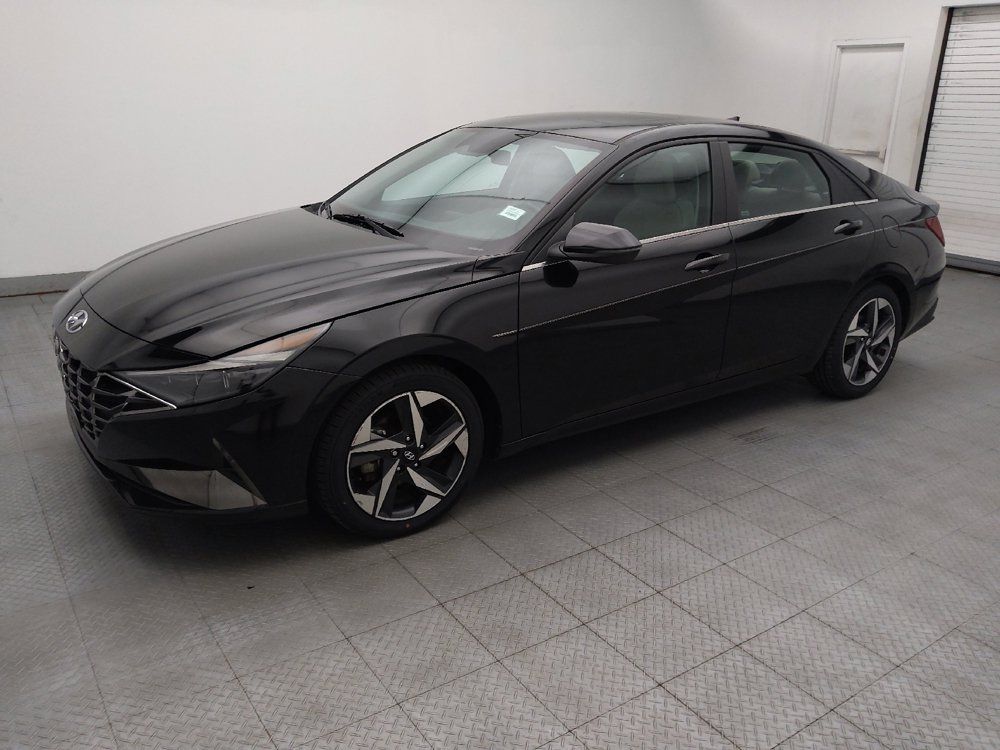 Used 2023 Hyundai Elantra Limited FWD image 2